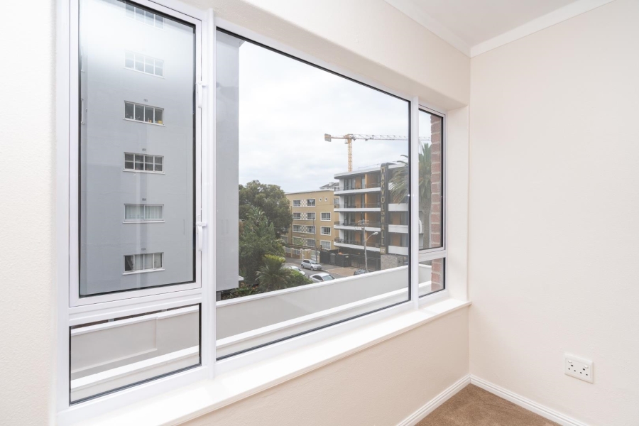 To Let 2 Bedroom Property for Rent in Sea Point Western Cape